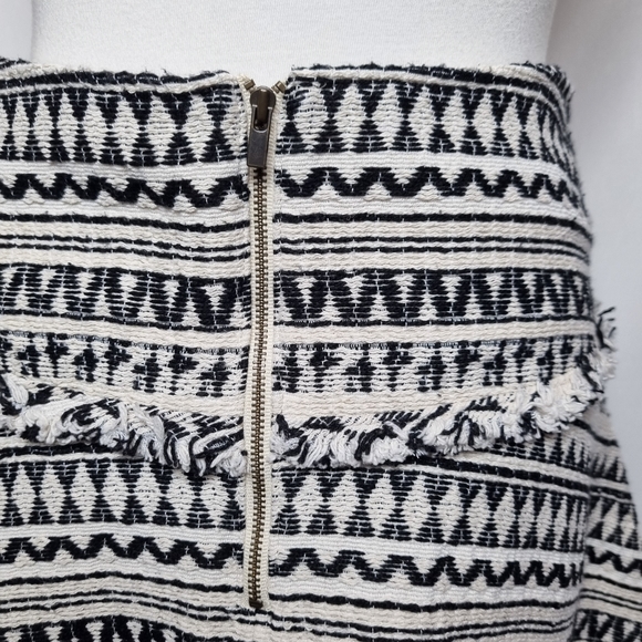 Banana Republic Raw Edge Skater Skirt Size 2 - Picture 5 of 7